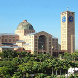 Basílica de Nossa Senhora Aparecida, principal ponto turístico do turismo religioso