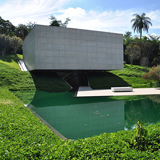 Pavilhão de visitação no Instituto Inhotim