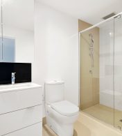 banheiro encontrado em viagens longas de ônibus