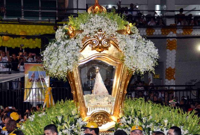 Veja 5 Vantagens de Viajar Para os Eventos Religiosos de Ônibus
